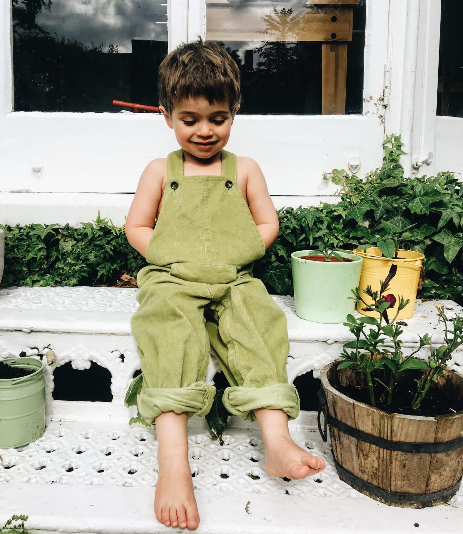 Jujuni specializes in bright, organic and gorgeous green jumpsuits for kids